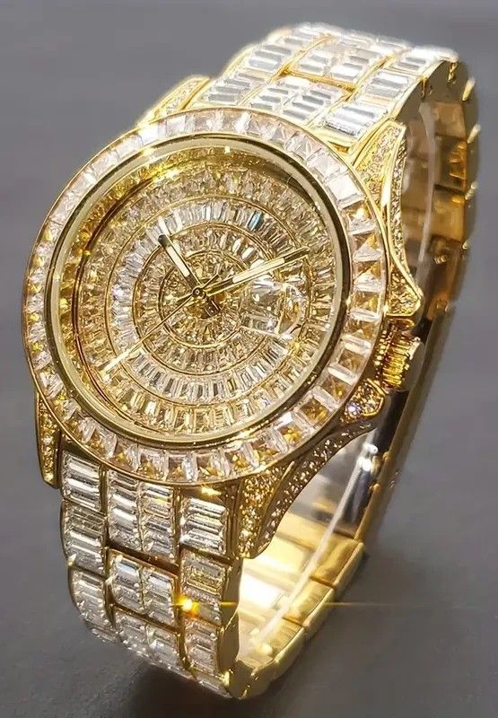 Luxurious wrist watch for men
