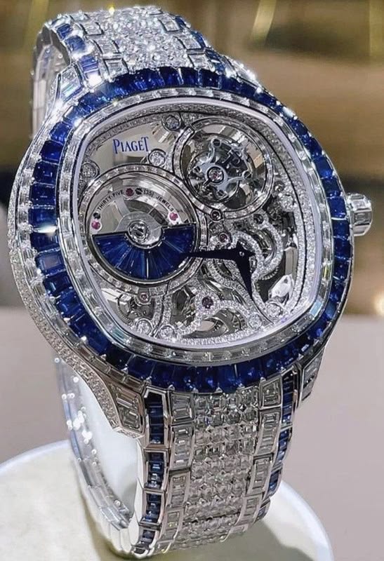 Luxurious wrist watch for men